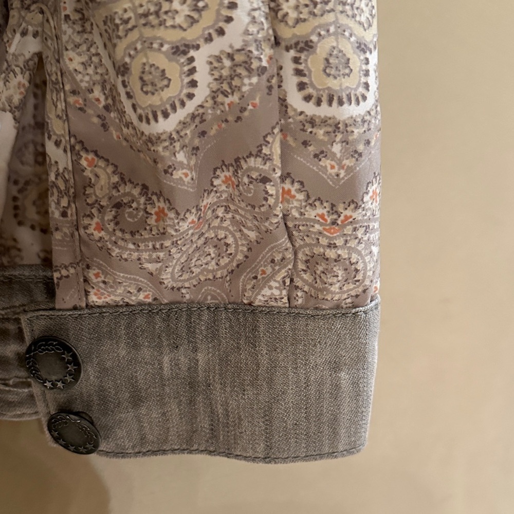 Free People Satin Paisley Print Long Sleeve Denim Trim Button Down Top size S - Picture 6 of 6